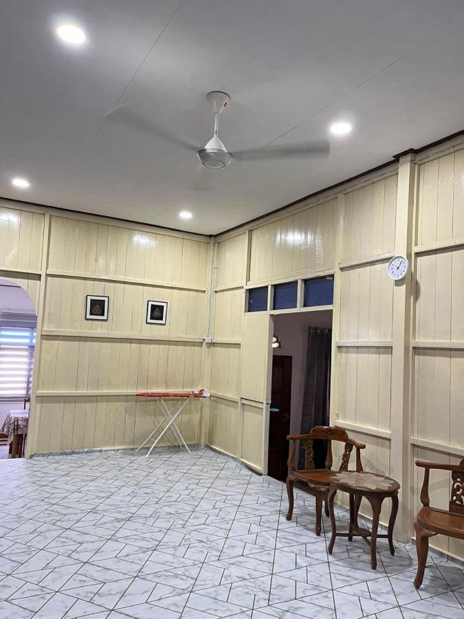 Lavender Homestay Desa Chendering 3 Bedrooms Куала-Тренгану Экстерьер фото